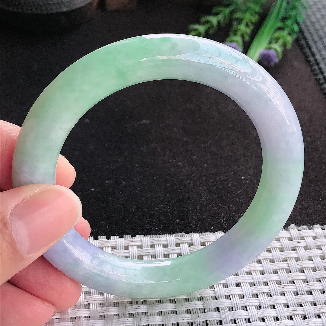 天然A货翡翠56/10.7/10.9老坑精美温润春带彩圆条手镯玉手镯