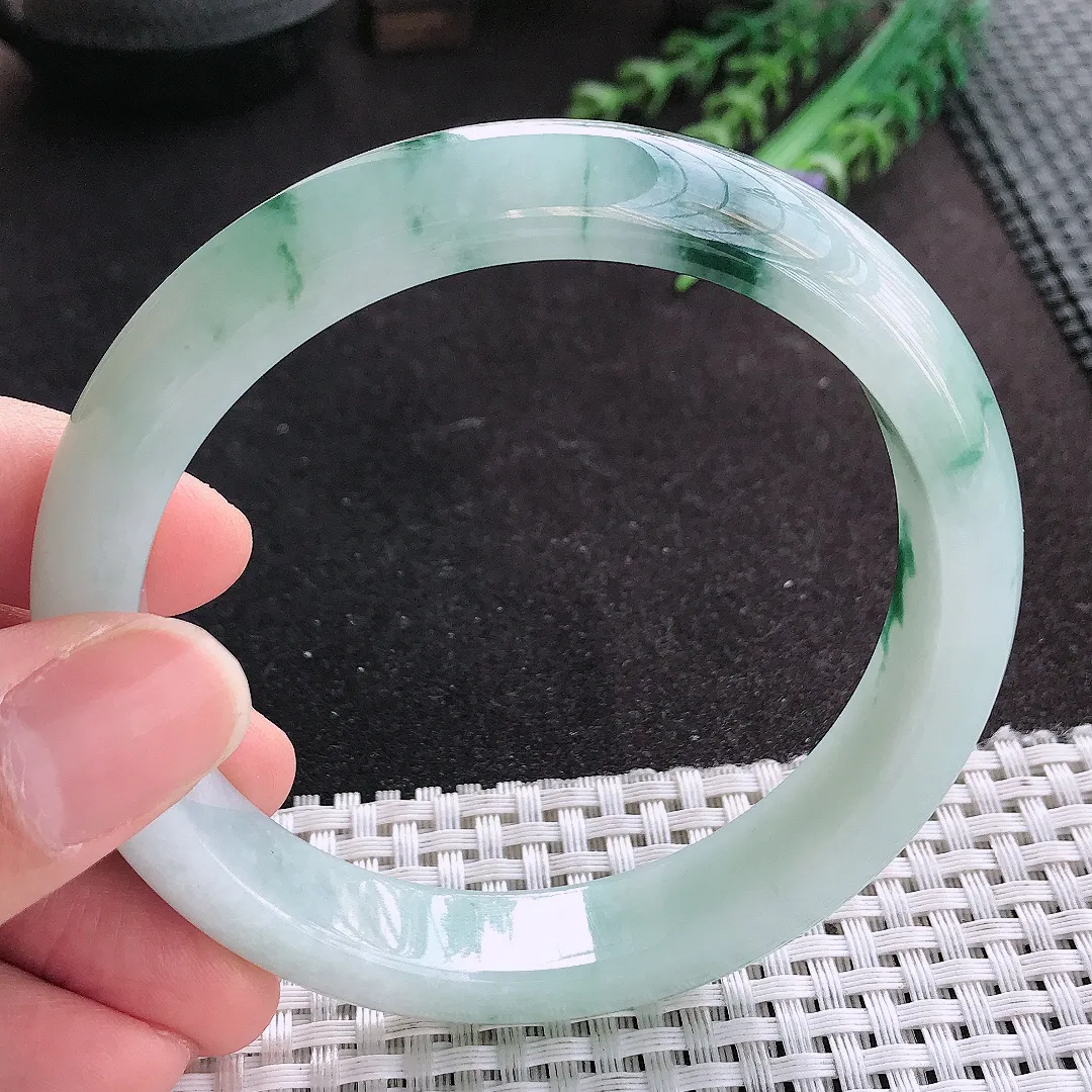 天然A货翡翠63/13.1/8.5老坑精美冰润飘花手镯大圈口宽边玉手镯