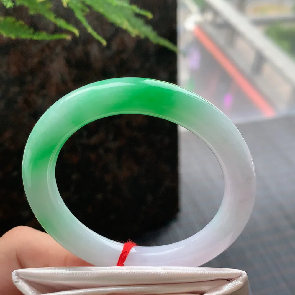 圆条冰糯阳绿 无瑕 尺寸:50.4/9.4 色好🥰🥰