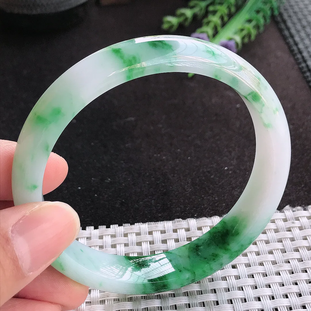 天然A货翡翠61/12.9/7.8老坑精美温润辣阳绿手镯大圈口玉手镯