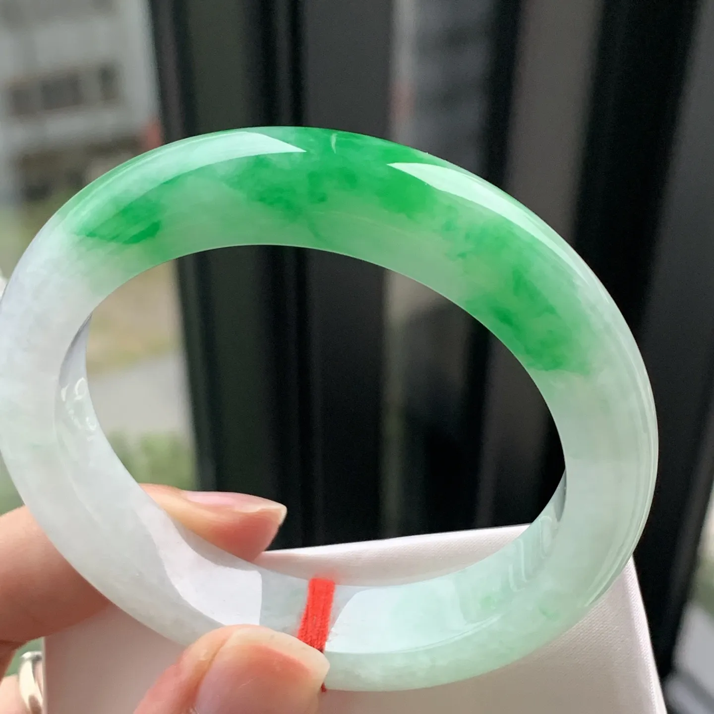 正圈帝王绿 微皮纹 尺寸:54.5/12.7/9  种色俱佳 色很好