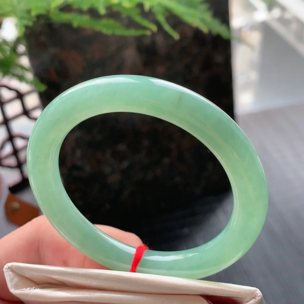 圆条冰绿 无瑕 尺寸:52.1/8.8 冰润