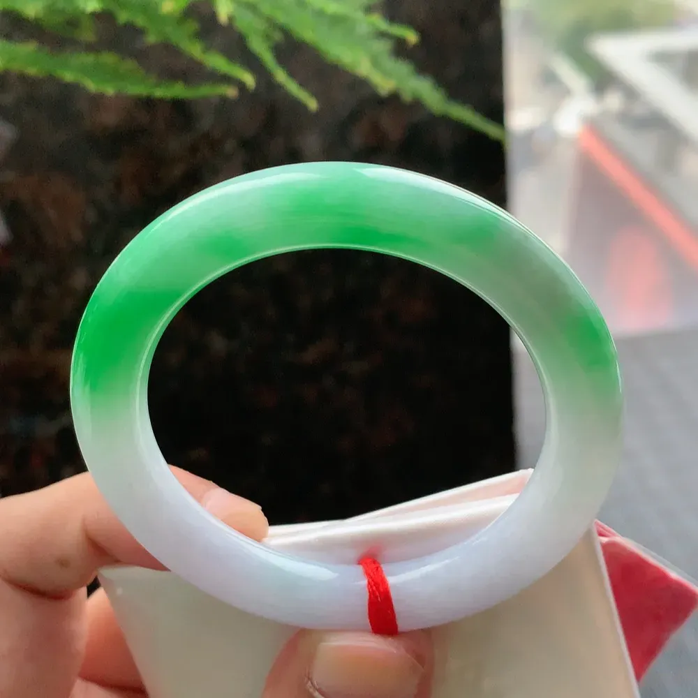 圆条冰糯阳绿 无瑕 尺寸:50.4/9.4 色好🥰🥰