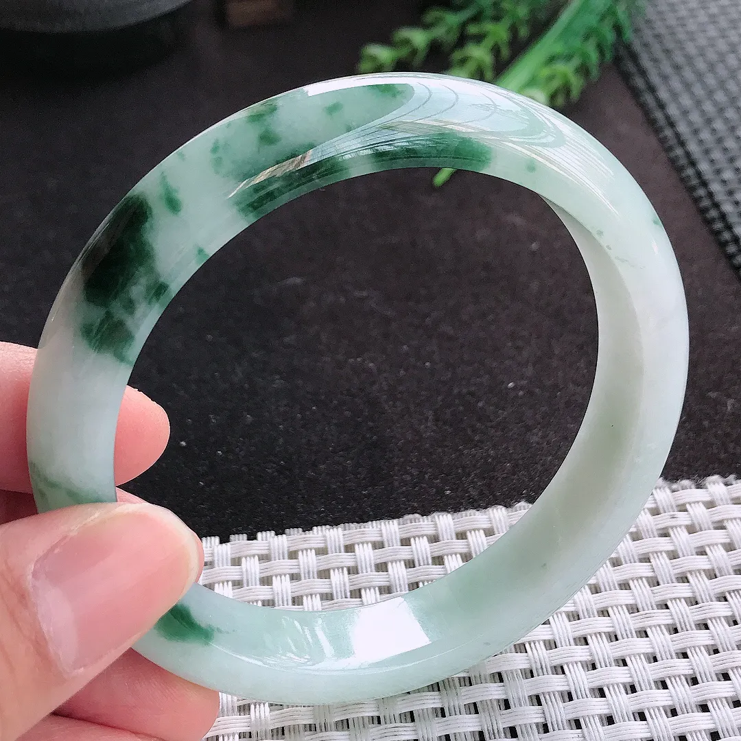 天然A货翡翠63/13.1/8.5老坑精美冰润飘花手镯大圈口宽边玉手镯