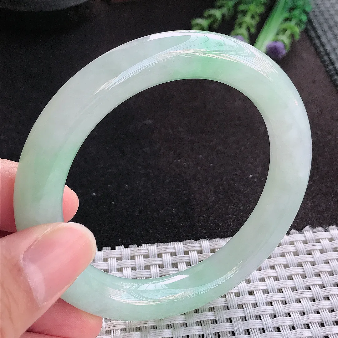 天然A货翡翠57/10.8/10.5老坑冰润起胶冰晴绿圆条手镯玉手镯