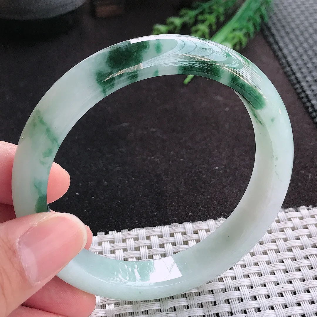 天然A货翡翠63/13.1/8.5老坑精美冰润飘花手镯大圈口宽边玉手镯