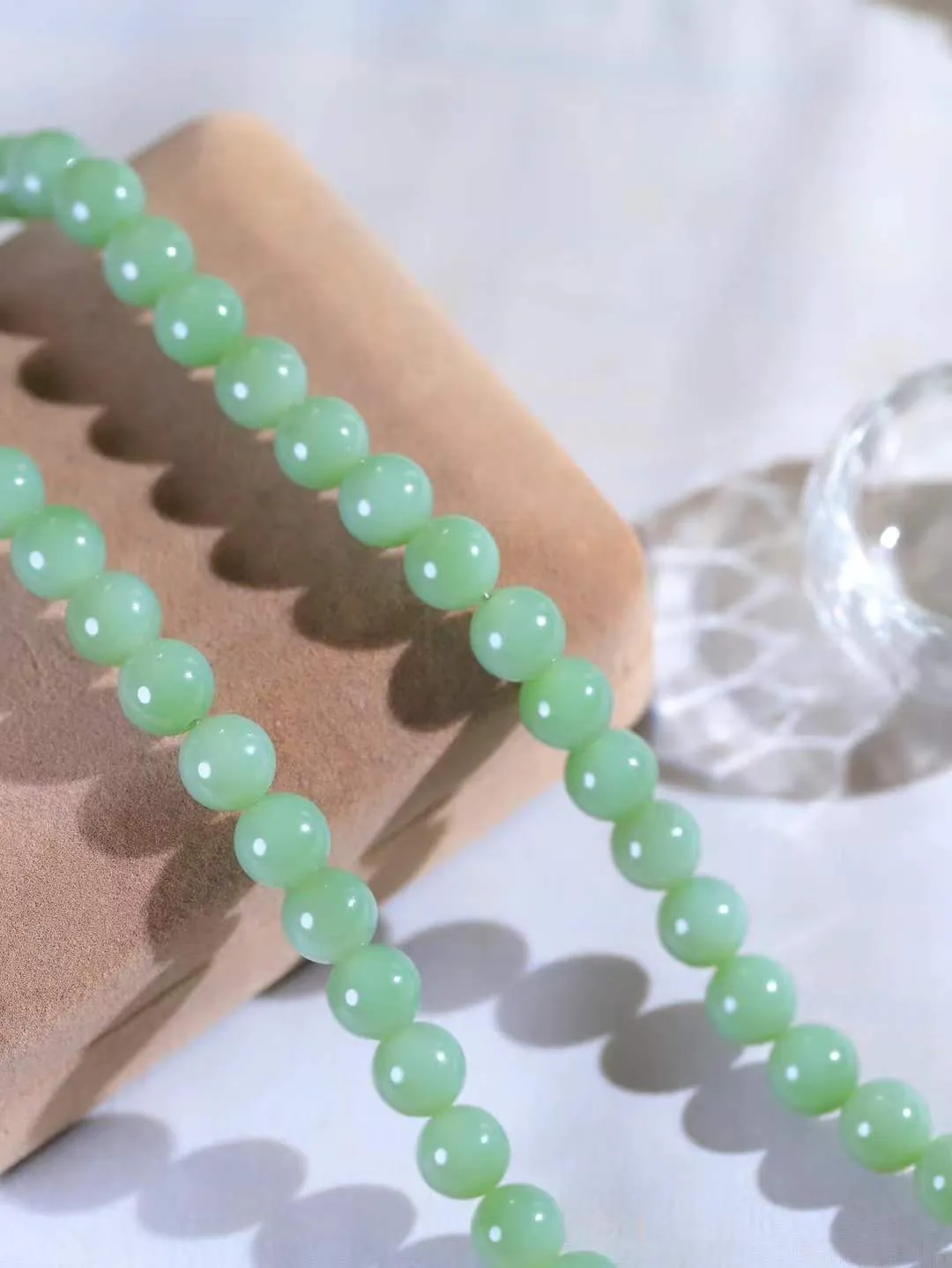 【珠圆玉润.项链】

精品和田玉碧玉珠圆玉润项链 玉质细腻油润 饱满光滑 质朴无华，悠远简单，人心境界远，百世修炼深，心灵常驻善意持，觉悟人生百世修。重65.6克 尺寸取一9.3mm  FDL-101192722