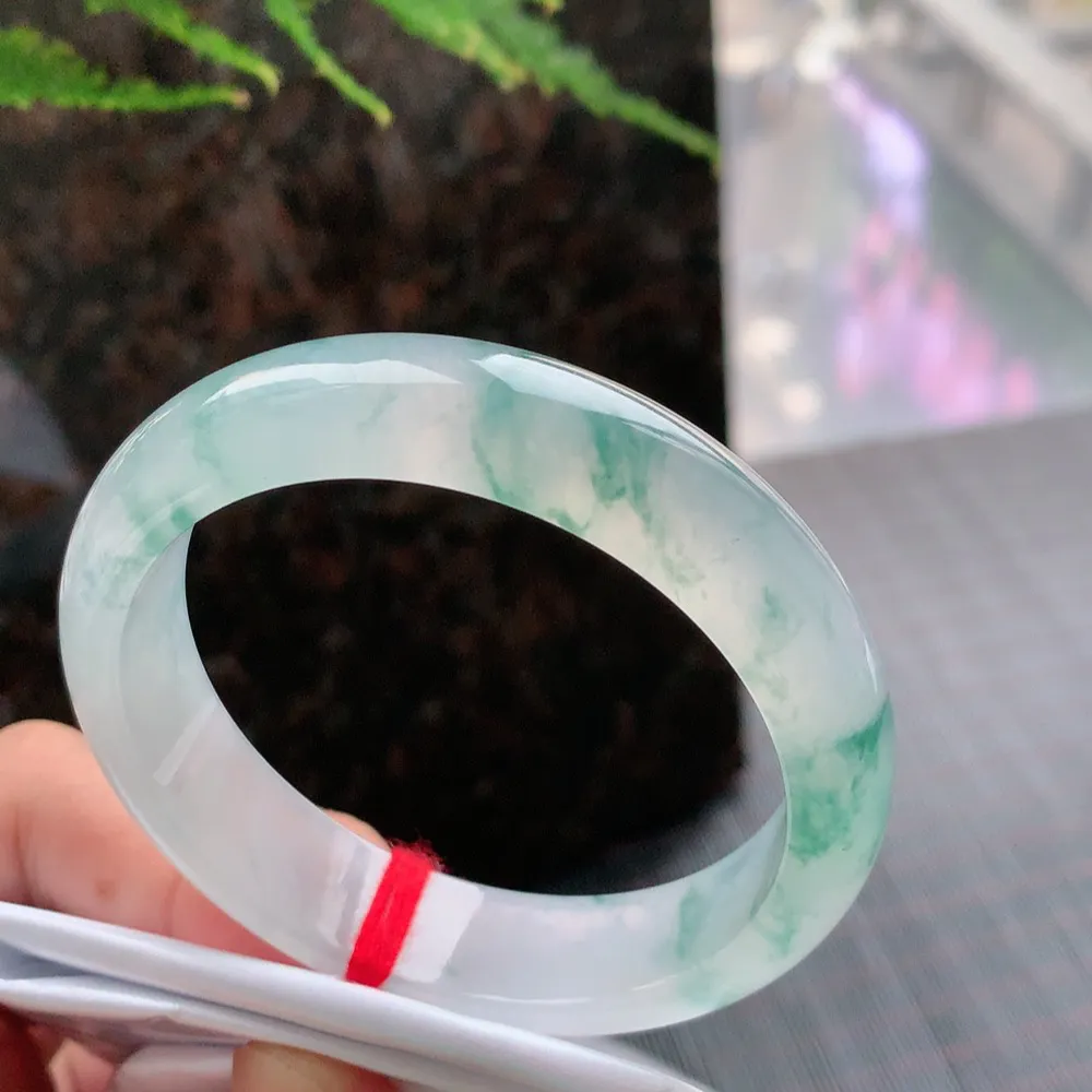 正圈冰玻飘花 无瑕 尺寸:56.6/14.2/8.1 花美 种水好