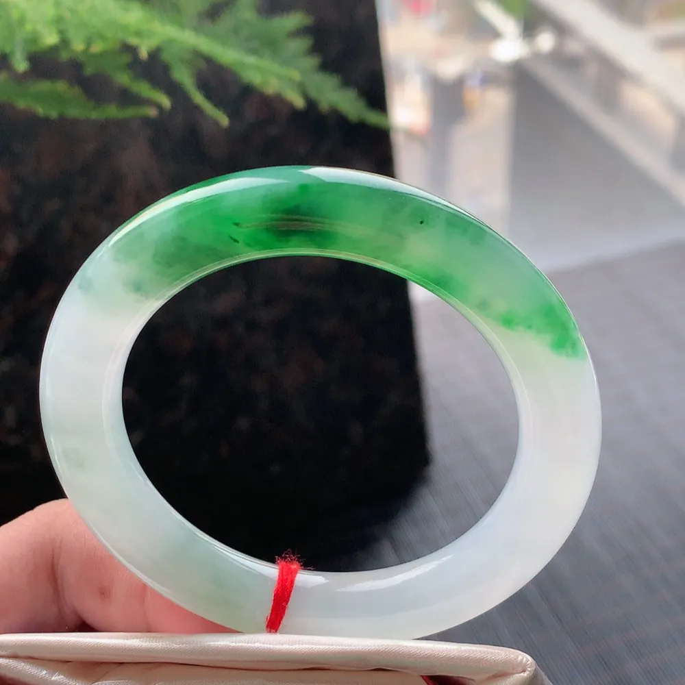 圆条高冰阳绿 无瑕 尺寸:53.4/9.8/10.3 种色兼备🥰🥰