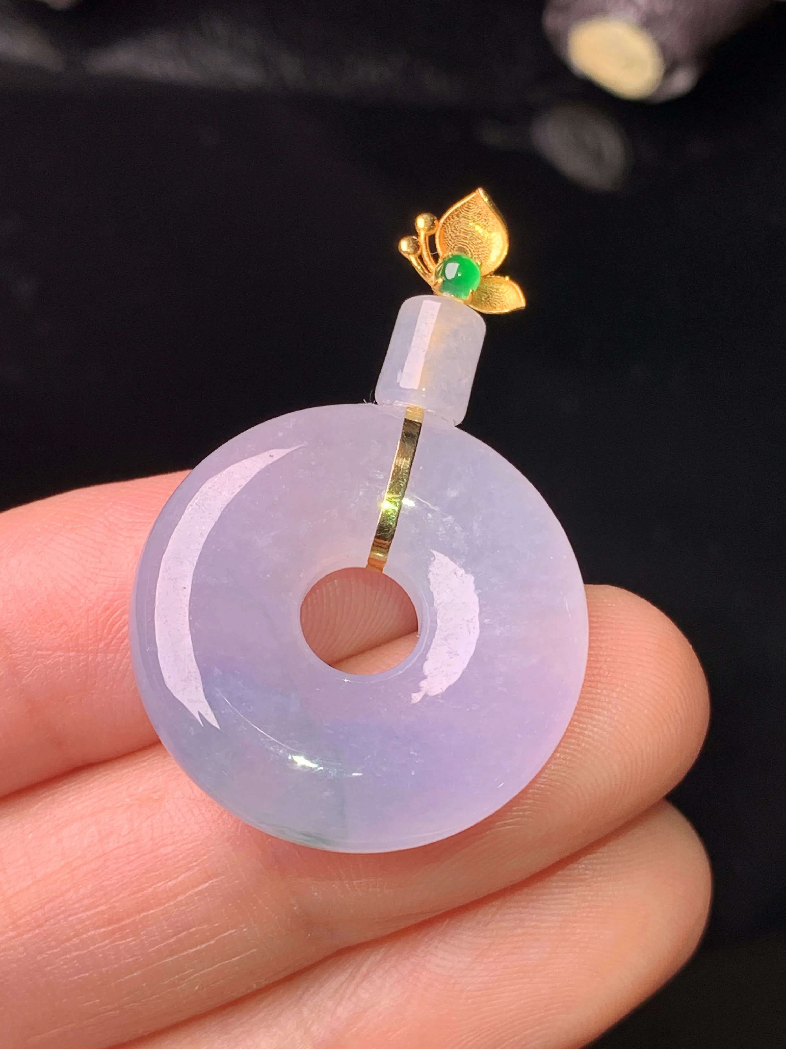 18k金镶嵌紫罗兰平安环吊坠 玉质细腻 色泽艳丽清新 整体尺寸35.8*23.2*5.5