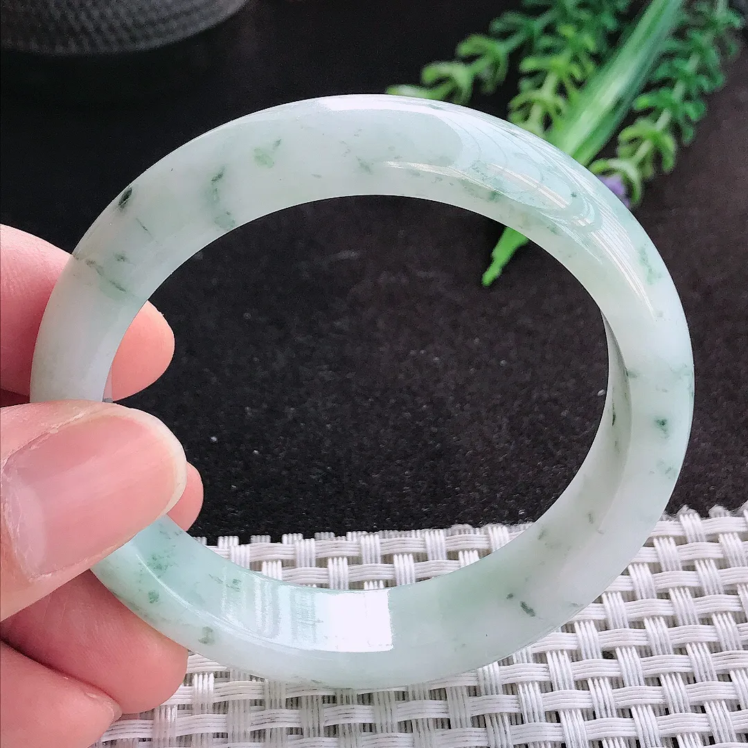 天然A货翡翠54/13/7.7老坑秀气冰润飘花手镯宽边玉手镯