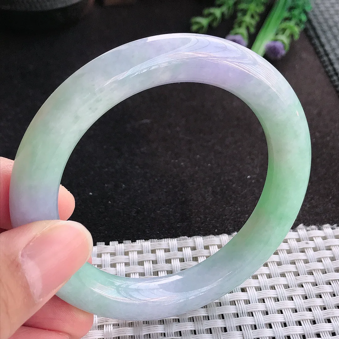 天然A货翡翠56/10.7/10.9老坑精美温润春带彩圆条手镯玉手镯