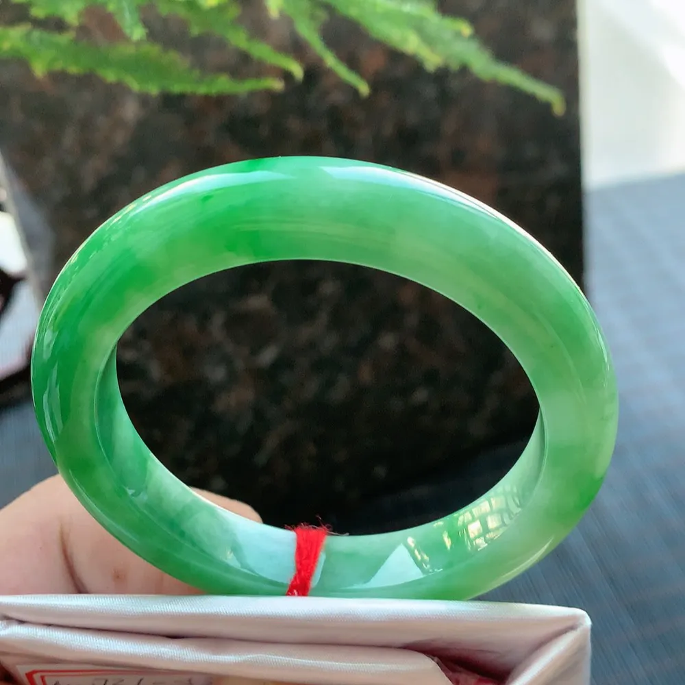 正圈一大节翠绿 无瑕 尺寸:54.2/11.1/9.1 色好