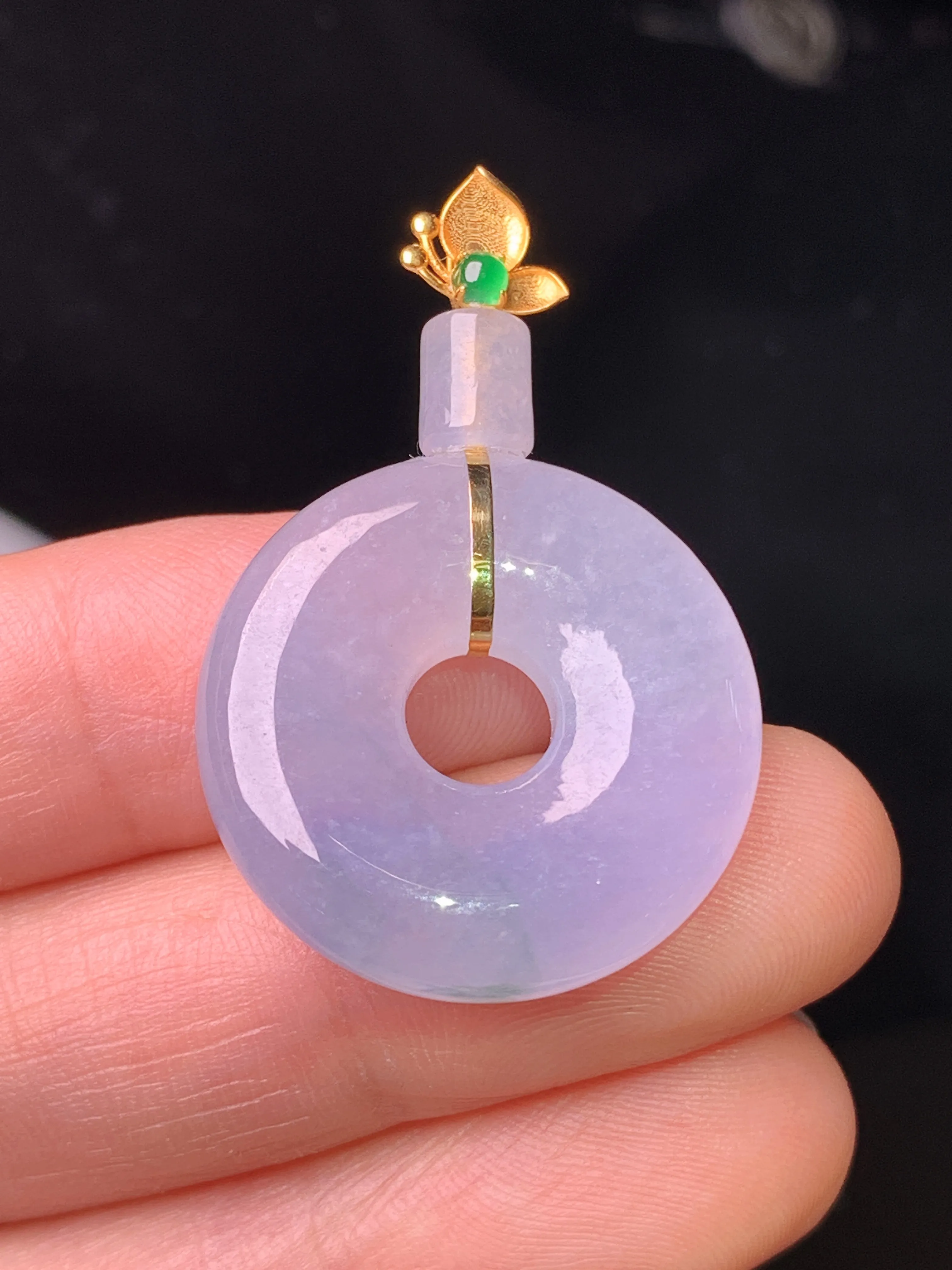 18k金镶嵌紫罗兰平安环吊坠 玉质细腻 色泽艳丽清新 整体尺寸35.8*23.2*5.5