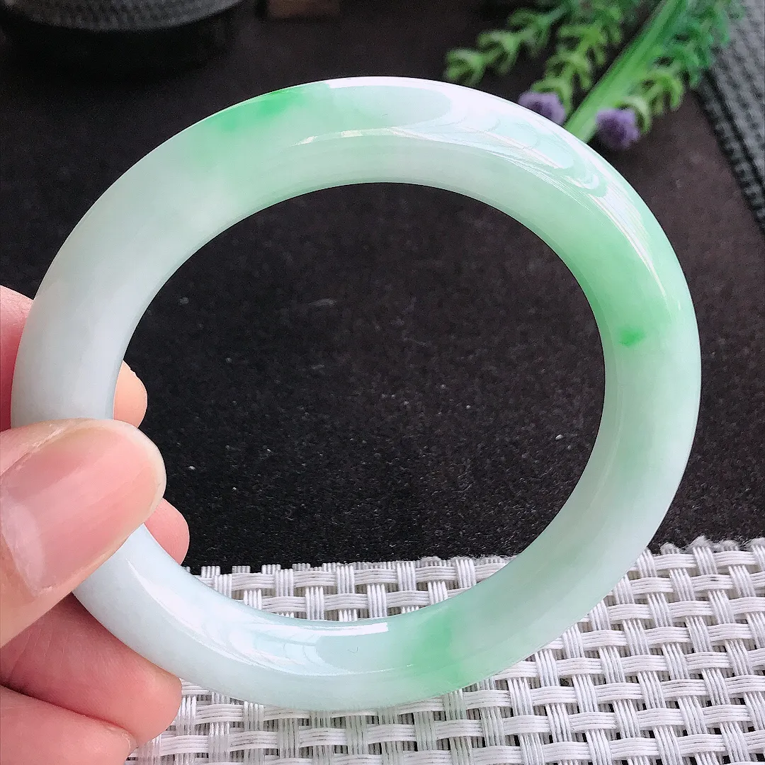 天然A货翡翠56.3/10.5/10.7老坑精美温润飘阳绿圆条手镯玉手镯