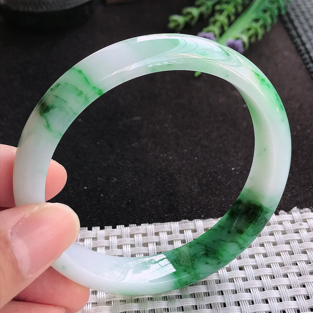 天然A货翡翠61/12.9/7.8老坑精美温润辣阳绿手镯大圈口玉手镯