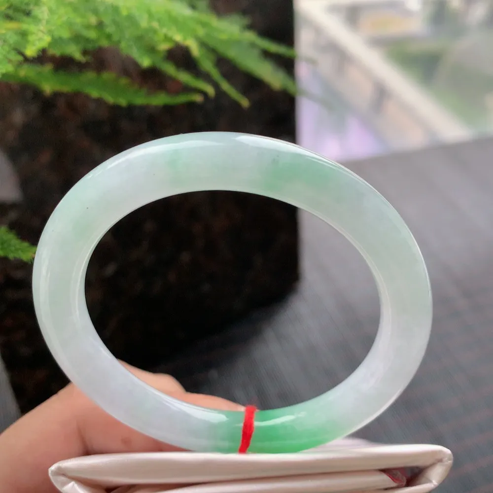 圆条冰糯阳绿 无瑕 尺寸:53.4/8.7 色好