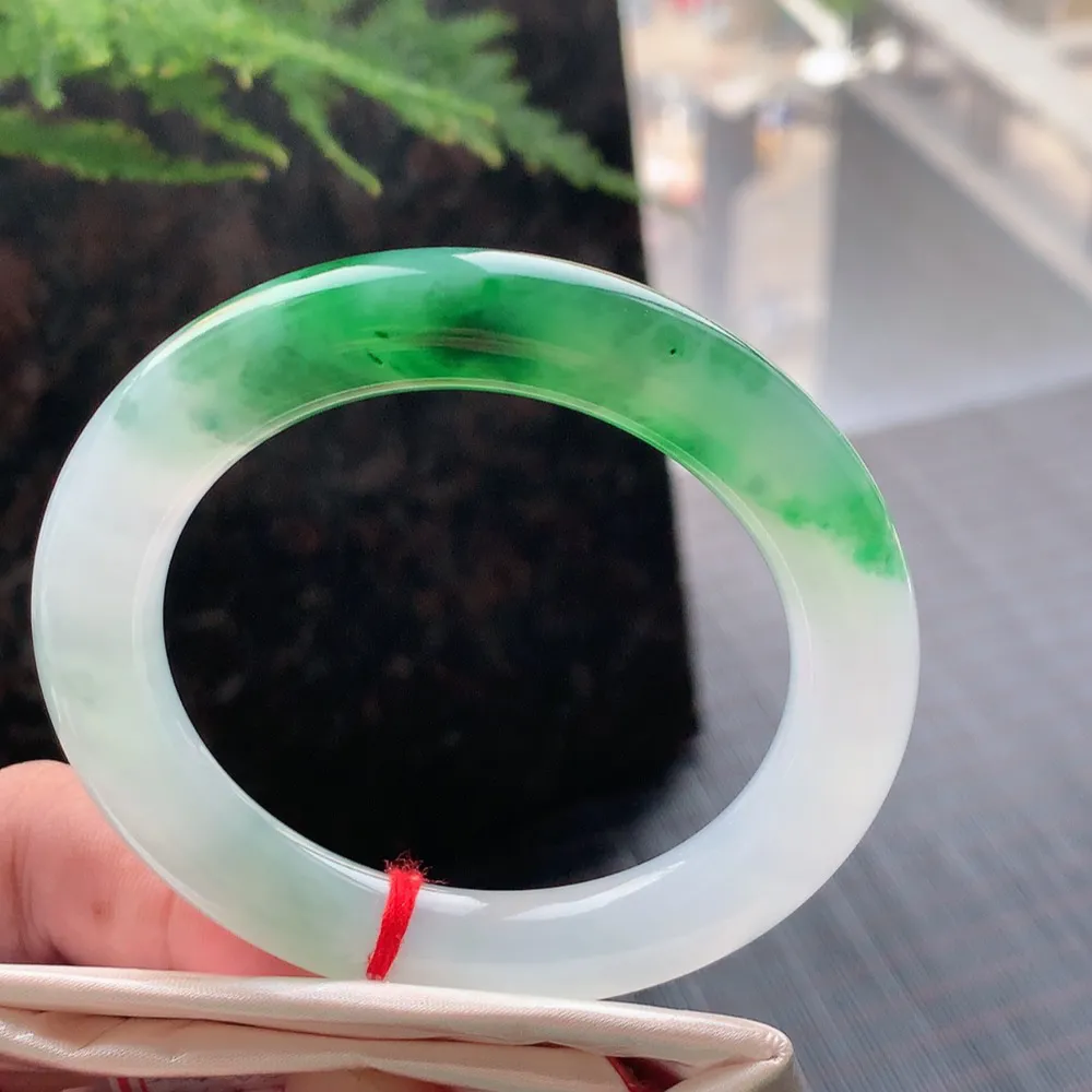 圆条高冰阳绿 无瑕 尺寸:53.4/9.8/10.3 种色兼备🥰🥰