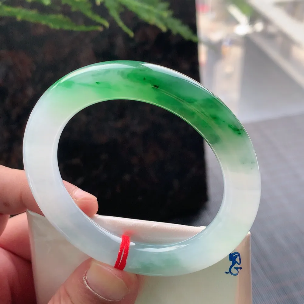 圆条高冰阳绿 无瑕 尺寸:53.4/9.8/10.3 种色兼备🥰🥰