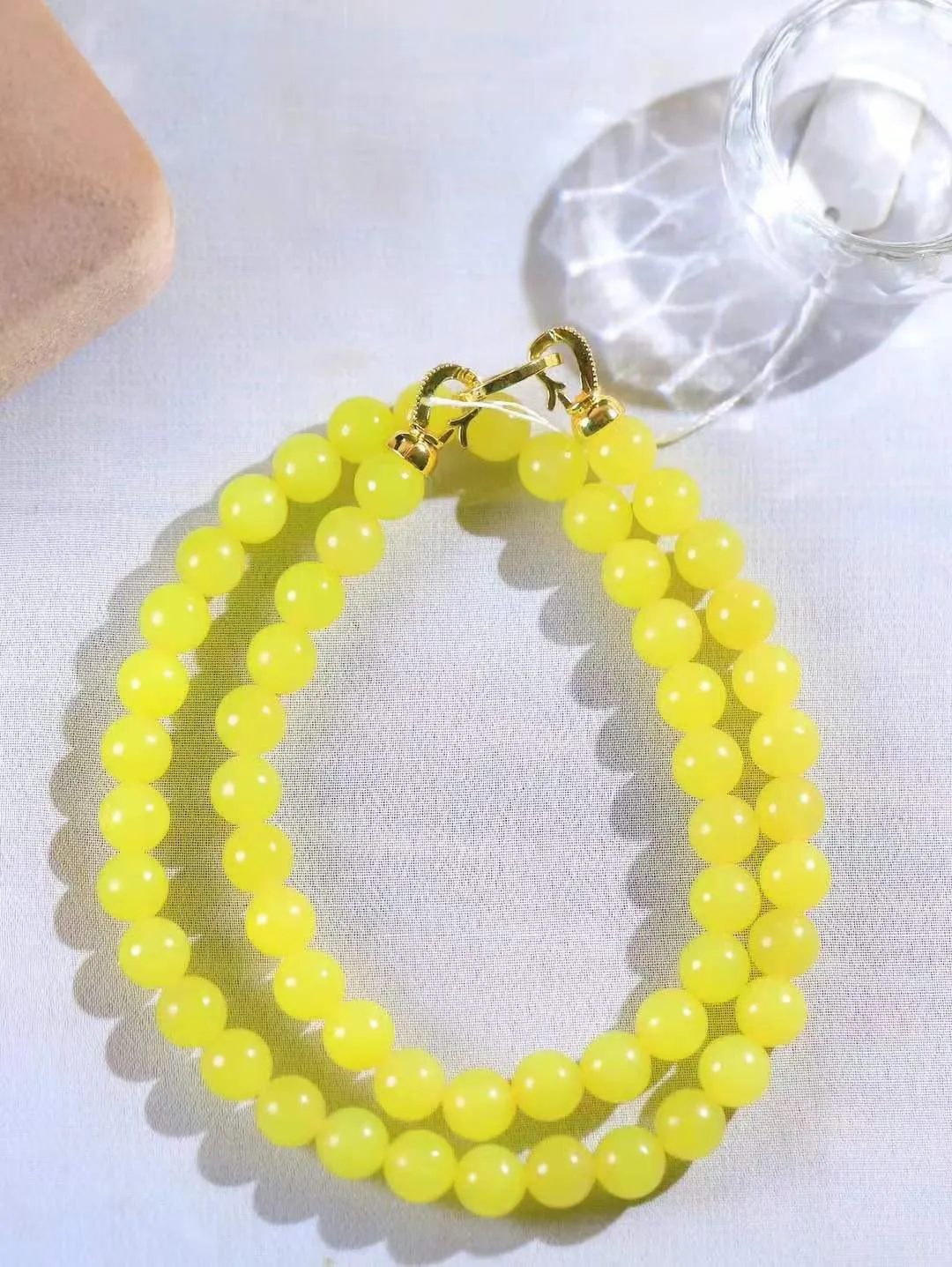 【珠圆玉润.项链】

精品和田玉黄口珠圆玉润项链 玉质细腻油润 饱满光滑 质朴无华，悠远简单，人心境界远，百世修炼深，心灵常驻善意持，觉悟人生百世修。重54.5克 尺寸取一8.4mm  FDL-221192722