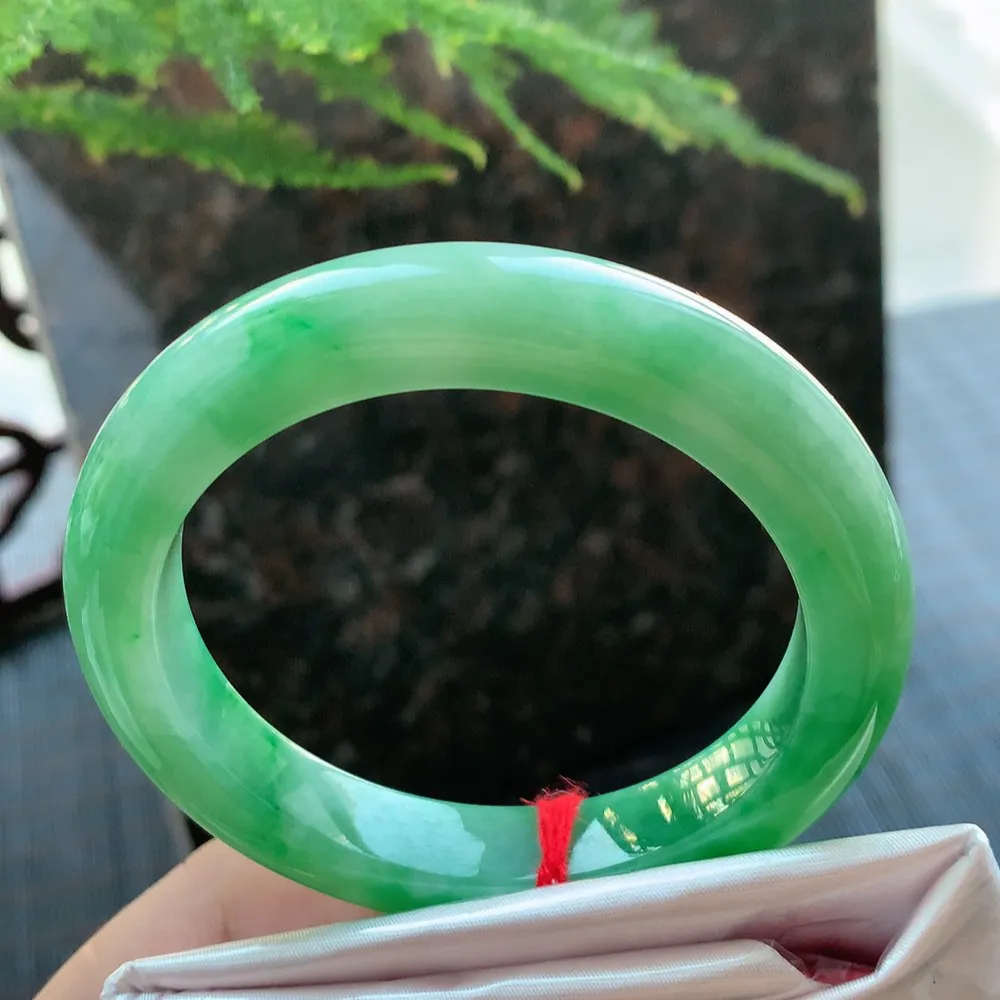 正圈一大节翠绿 无瑕 尺寸:54.2/11.1/9.1 色好