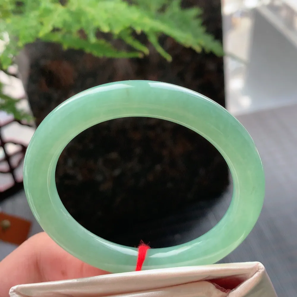 圆条冰绿 无瑕 尺寸:52.1/8.8 冰润