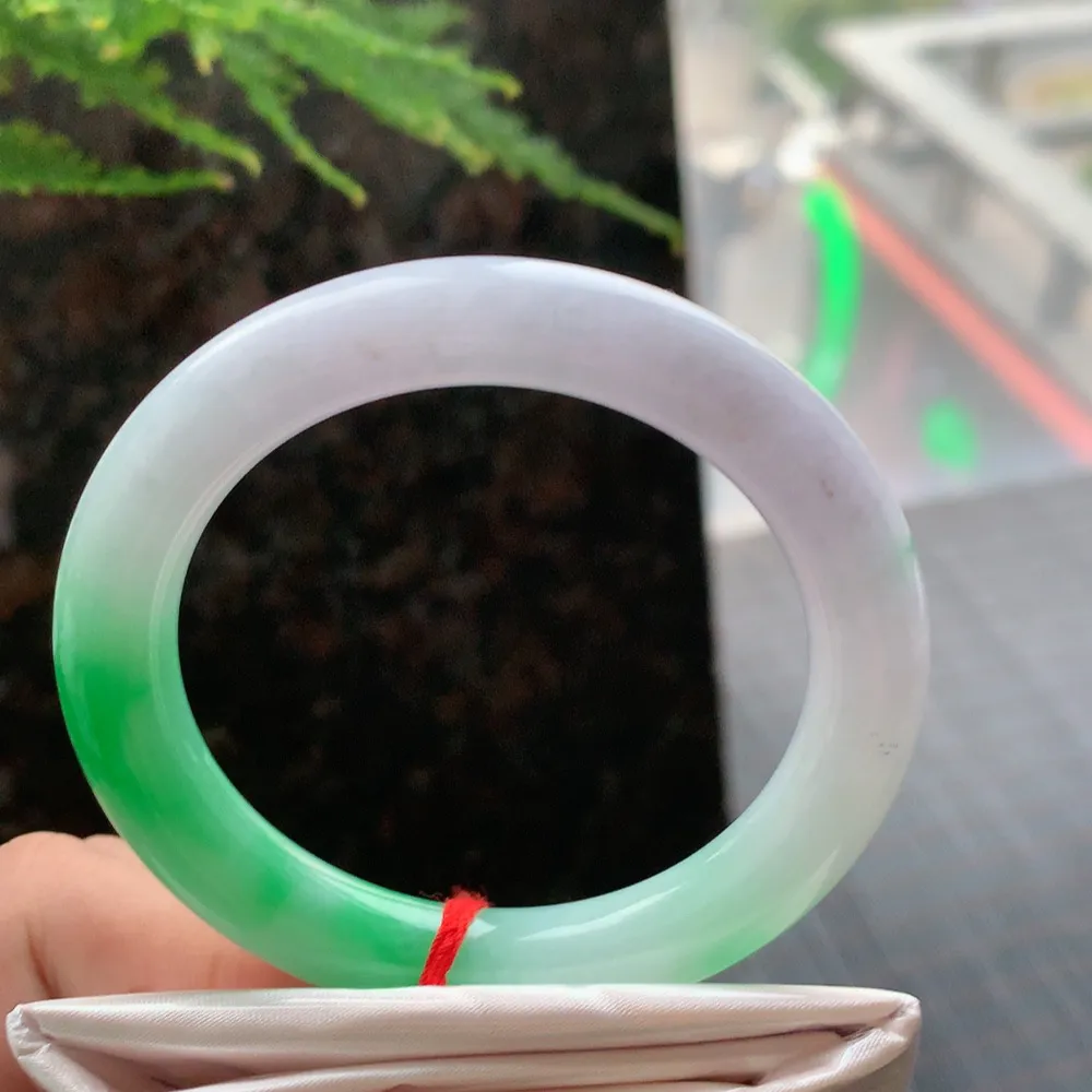 圆条冰糯阳绿 无瑕 尺寸:50.4/9.4 色好🥰🥰