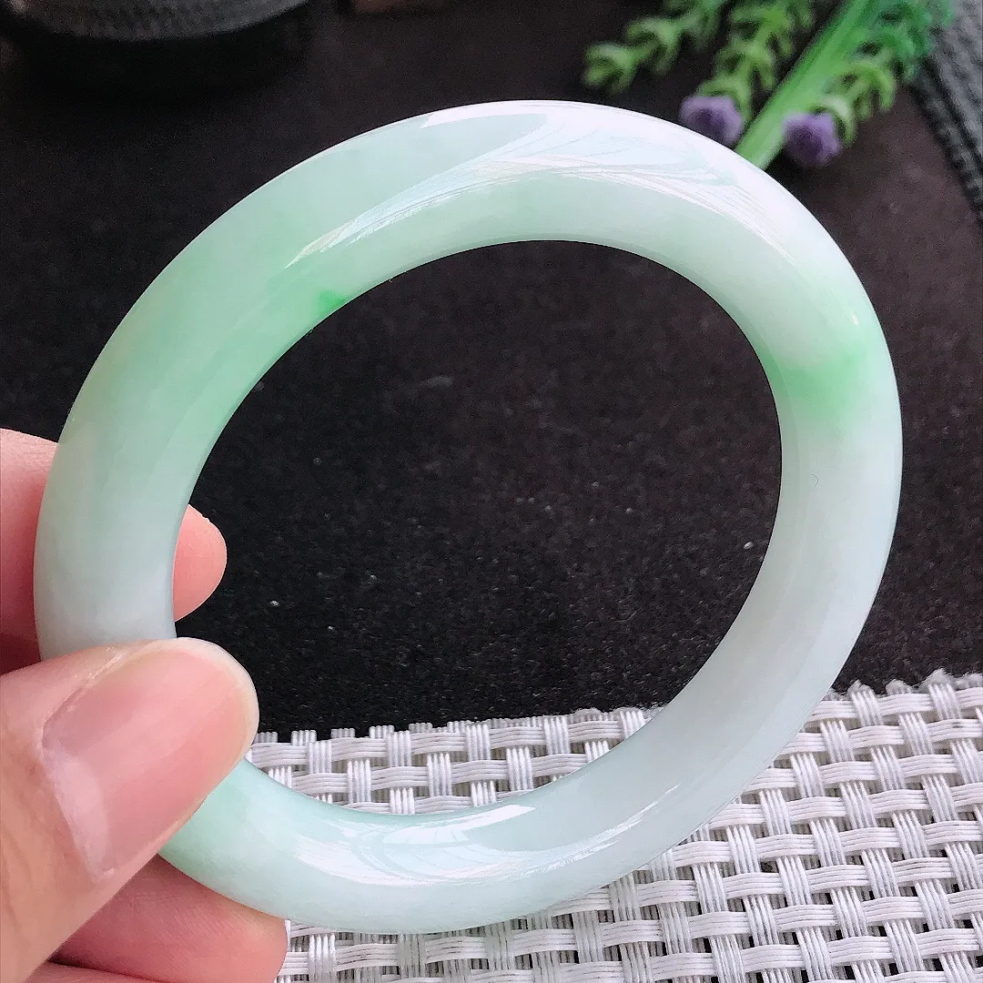 天然A货翡翠56.3/10.5/10.7老坑精美温润飘阳绿圆条手镯玉手镯