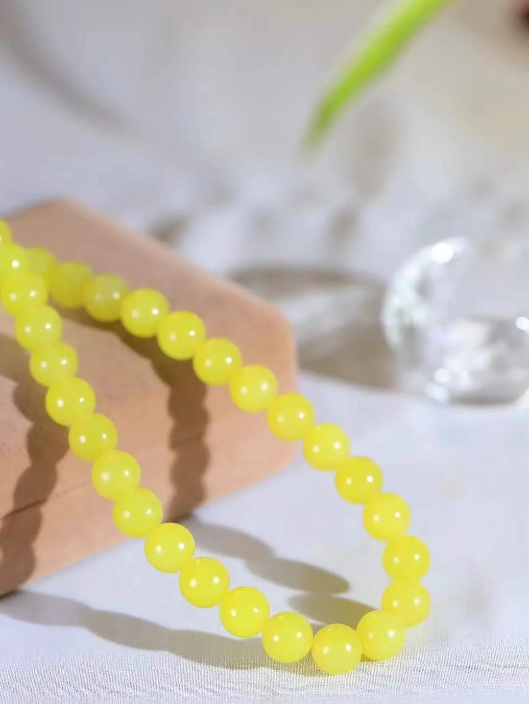 【珠圆玉润.项链】

精品和田玉黄口珠圆玉润项链 玉质细腻油润 饱满光滑 质朴无华，悠远简单，人心境界远，百世修炼深，心灵常驻善意持，觉悟人生百世修。重54.5克 尺寸取一8.4mm  FDL-221192722