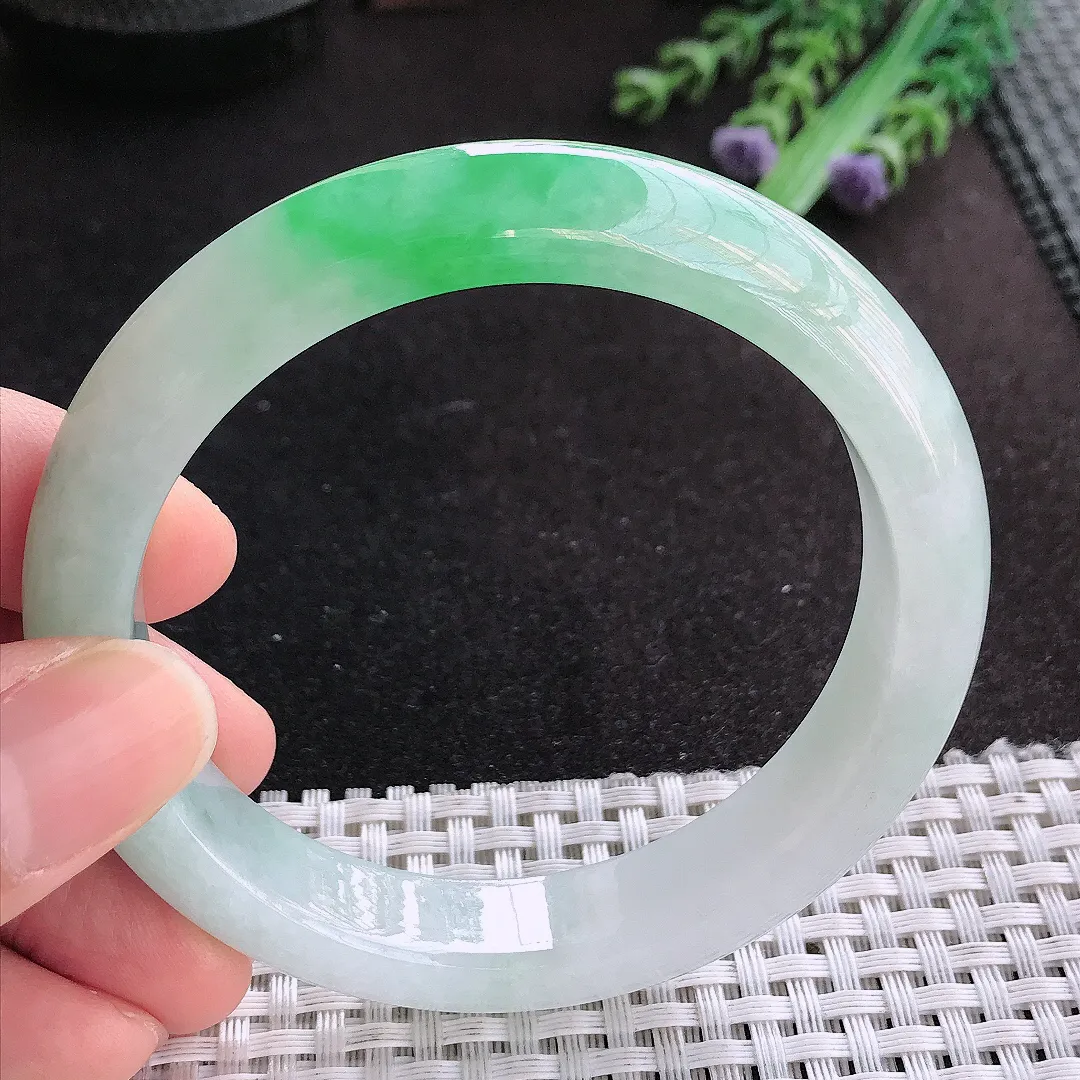 天然A货翡翠58.5/12.2/8.7老坑冰润起胶飘阳绿手镯宽边玉手镯