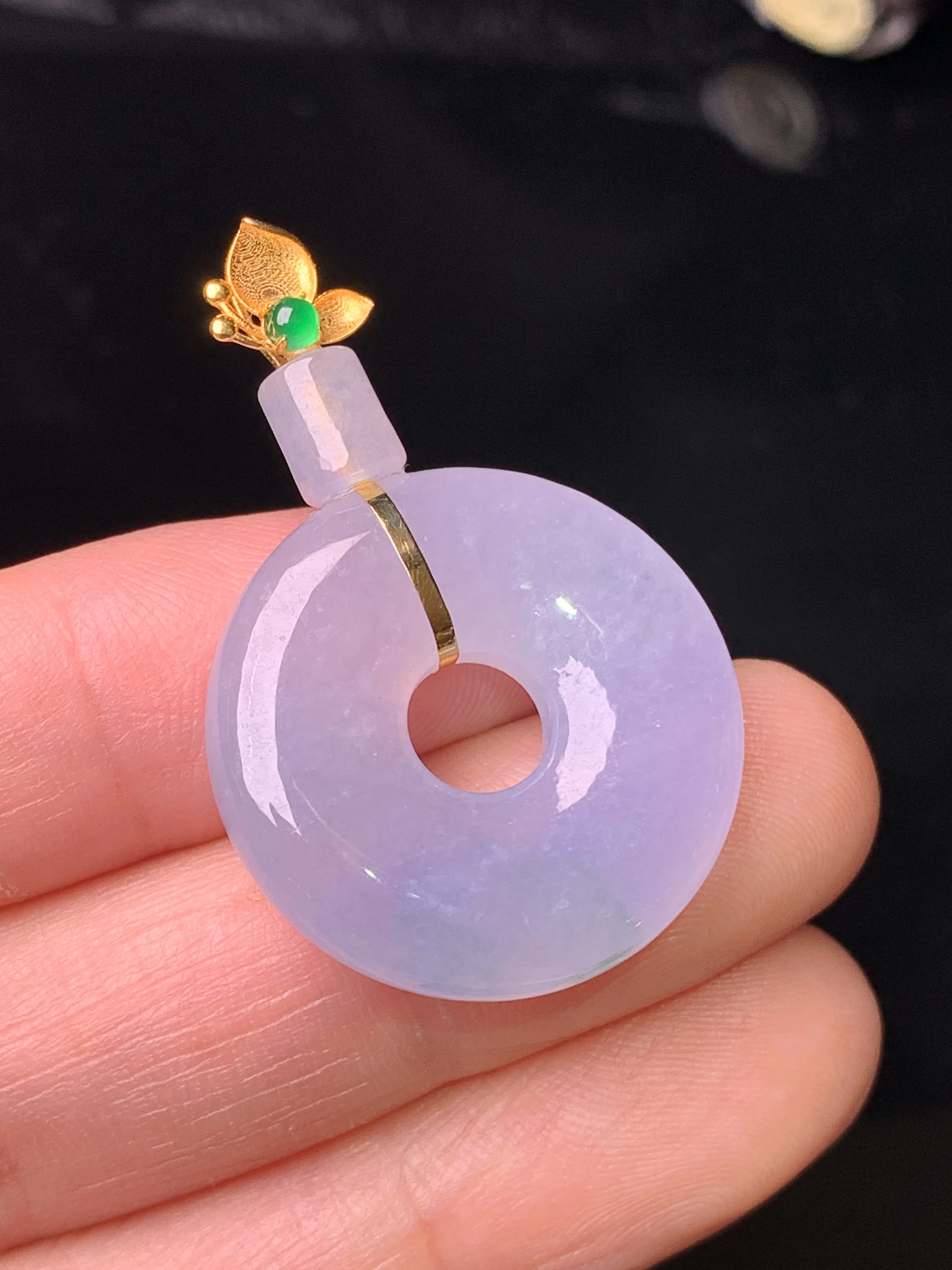 18k金镶嵌紫罗兰平安环吊坠 玉质细腻 色泽艳丽清新 整体尺寸35.8*23.2*5.5