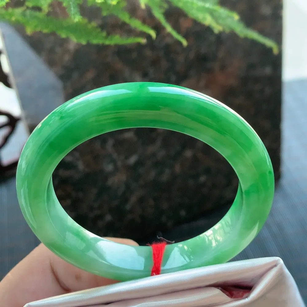 正圈一大节翠绿 无瑕 尺寸:54.2/11.1/9.1 色好