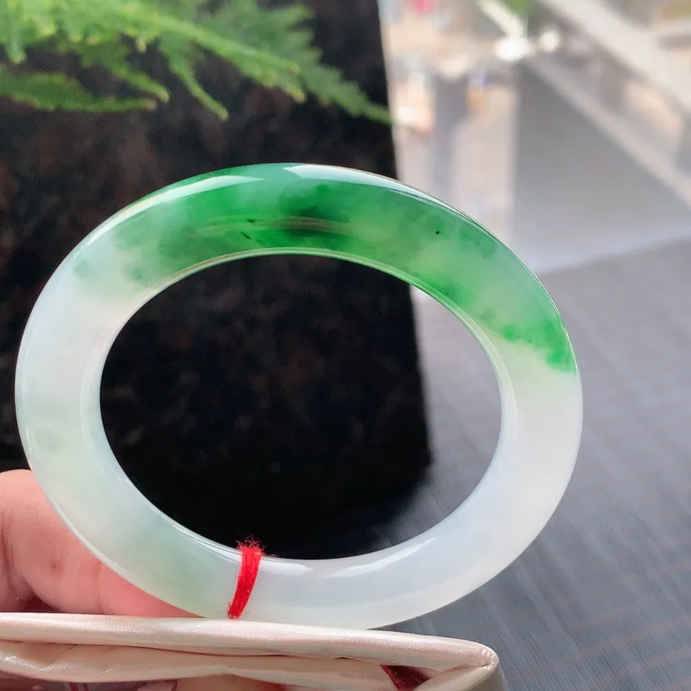 圆条高冰阳绿 无瑕 尺寸:53.4/9.8/10.3 种色兼备🥰🥰