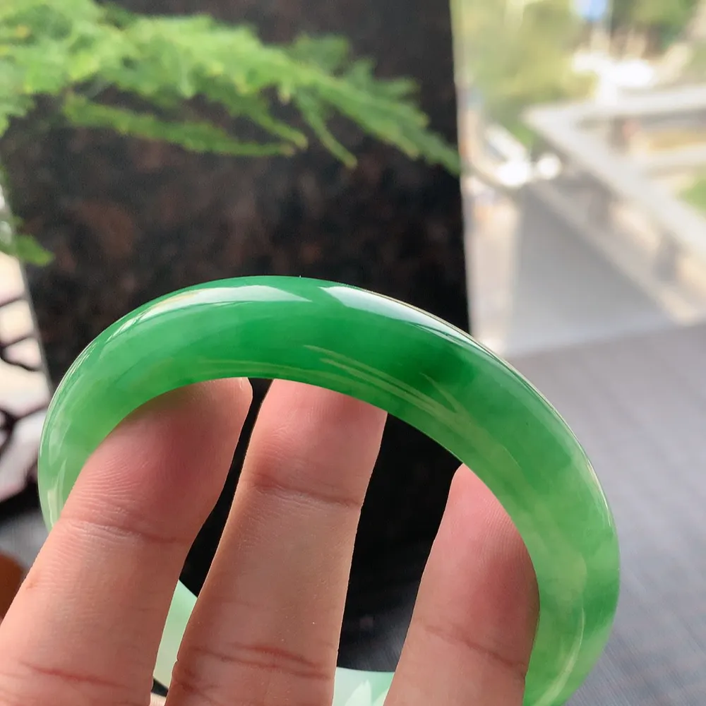 正圈一大节翠绿 无瑕 尺寸:57.6/12.2/8.6 色好