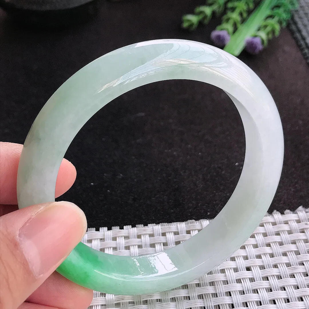 天然A货翡翠58.5/12.2/8.7老坑冰润起胶飘阳绿手镯宽边玉手镯