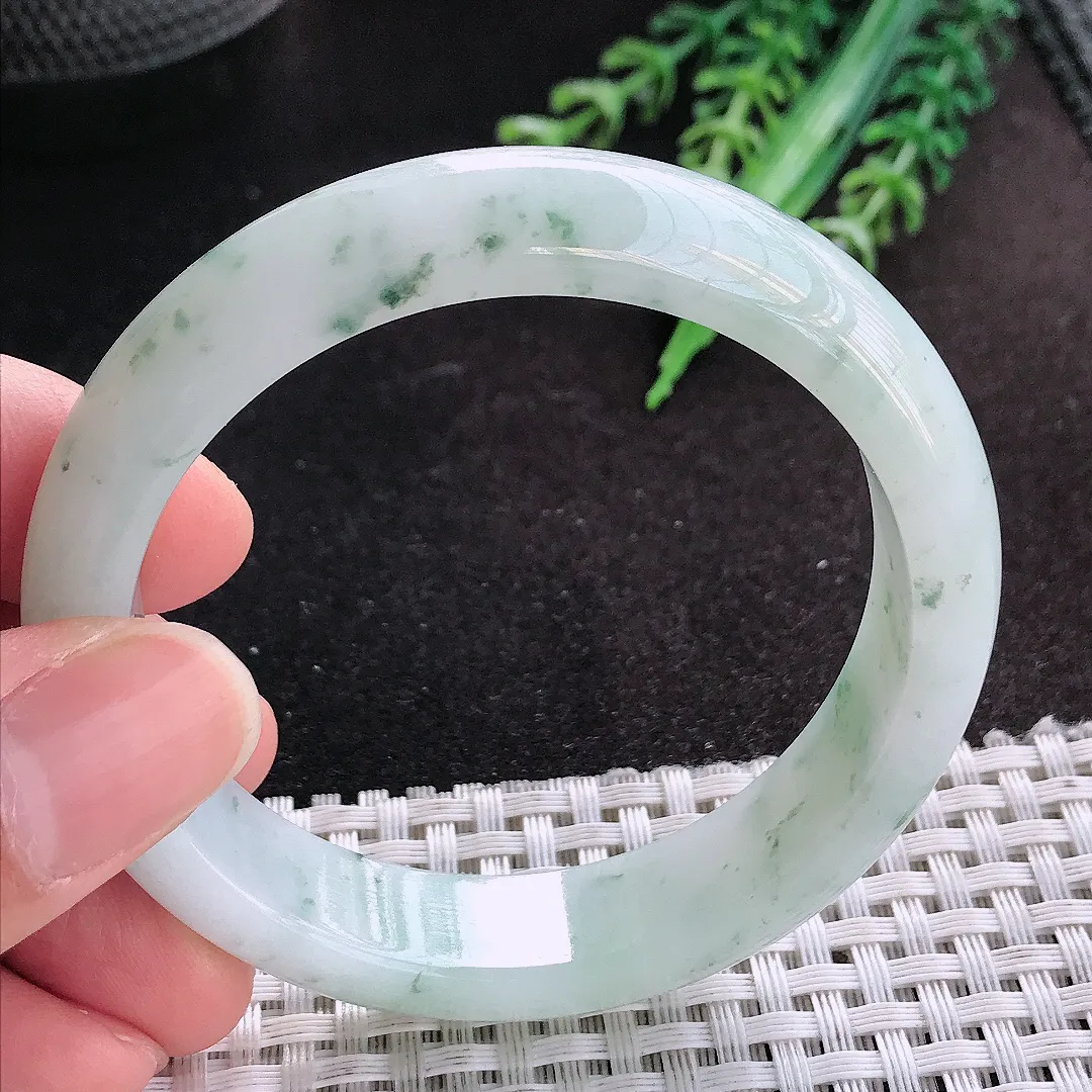 天然A货翡翠54/13/7.7老坑秀气冰润飘花手镯宽边玉手镯