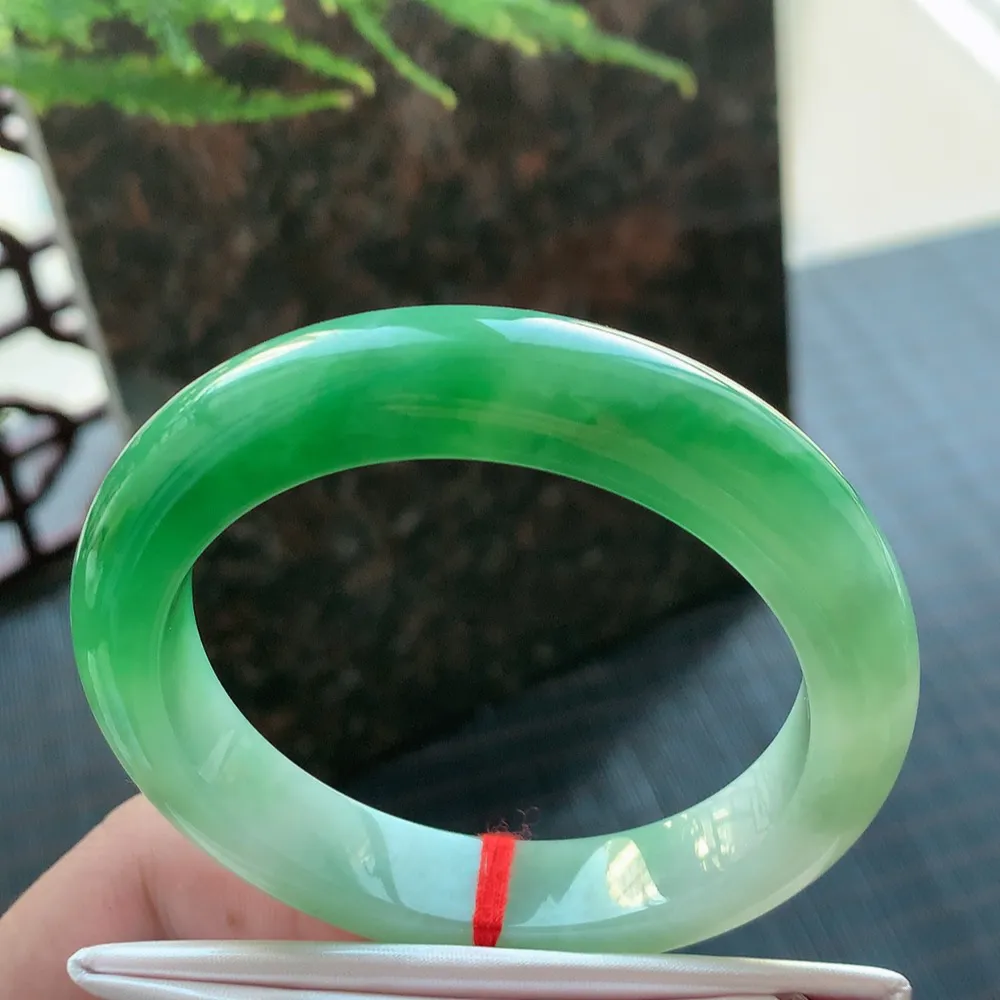 正圈一大节翠绿 无瑕 尺寸:55.5/11.6/9.6 色好