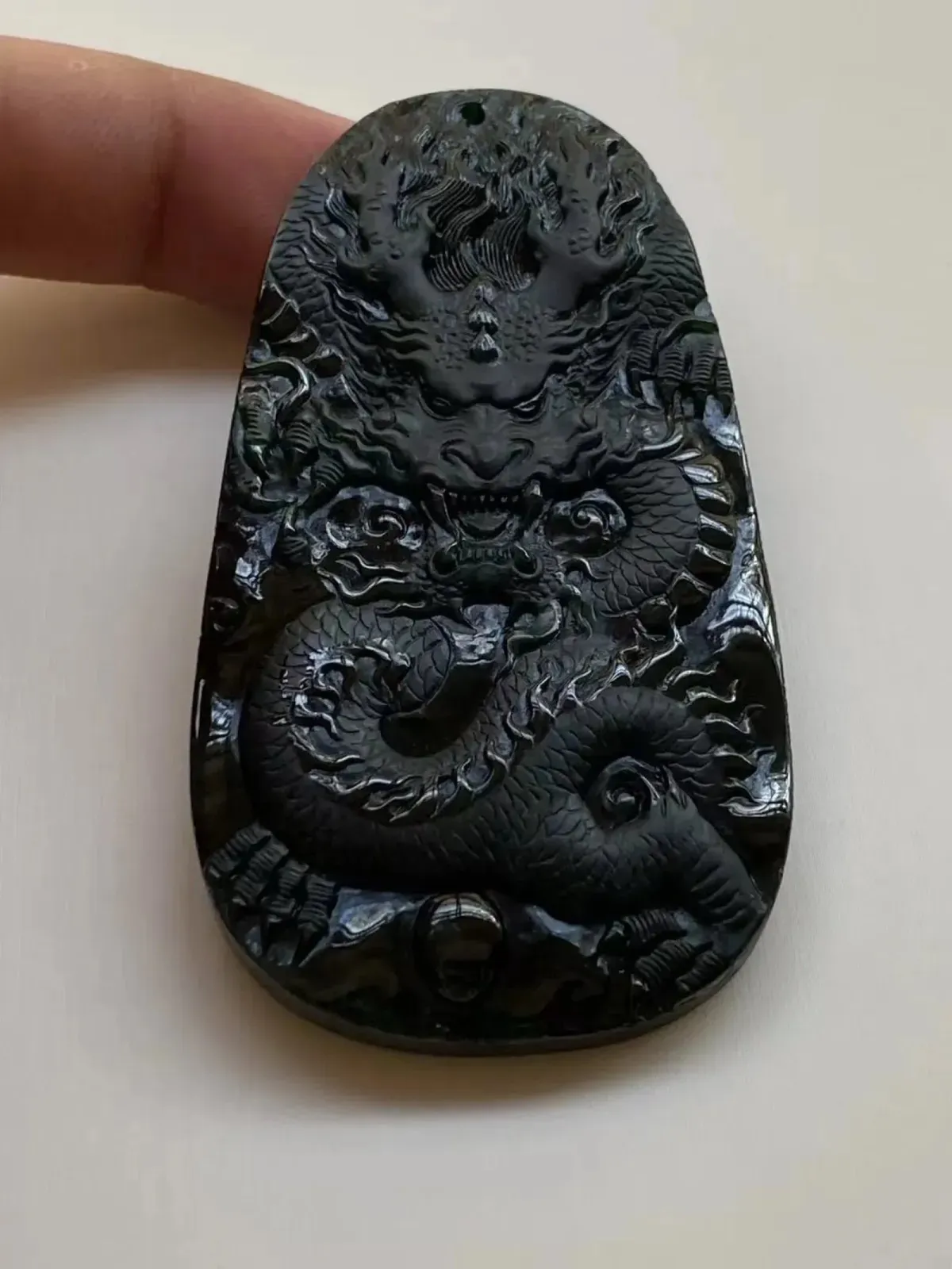 墨翠【龙腾天下】细腻干净，黑度好，性价比高，雕工精湛，打灯透绿‘