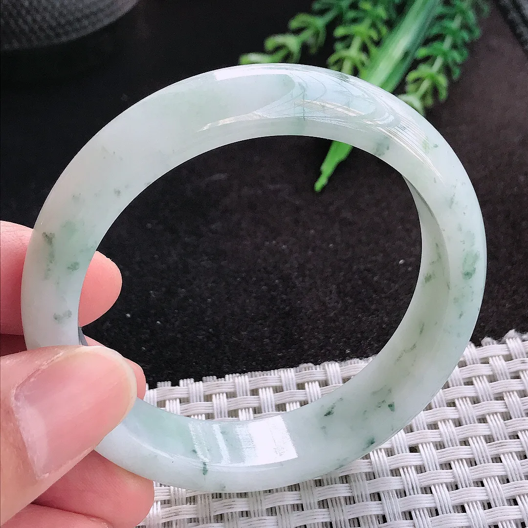 天然A货翡翠54/13/7.7老坑秀气冰润飘花手镯宽边玉手镯