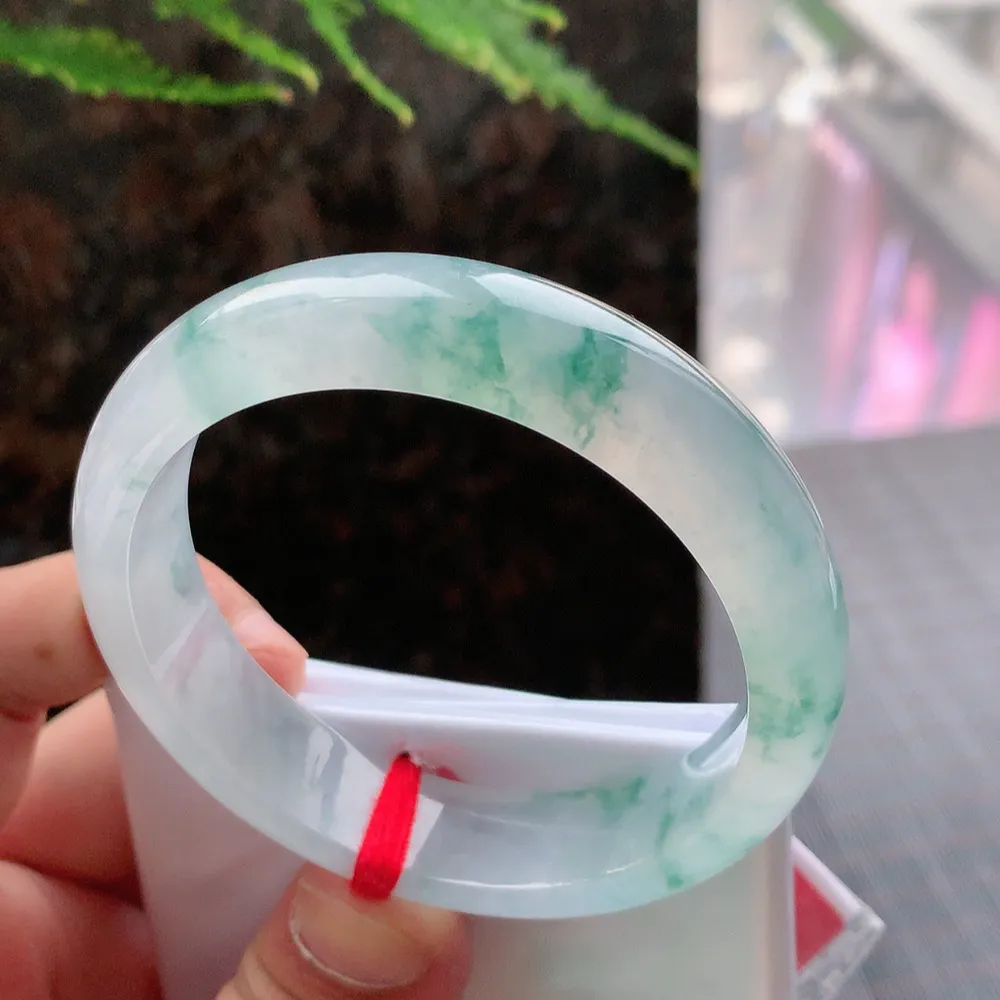 正圈冰玻飘花 无瑕 尺寸:56.6/14.2/8.1 花美 种水好