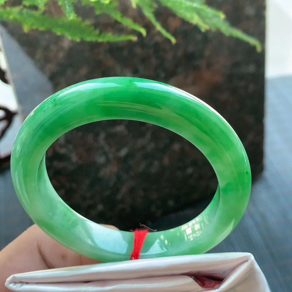 正圈一大节翠绿 无瑕 尺寸:54.2/11.1/9.1 色好