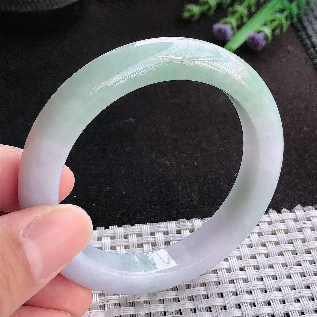 天然A货翡翠54.5/11.2/8.9老坑精美温润飘阳绿手镯宽边玉手镯