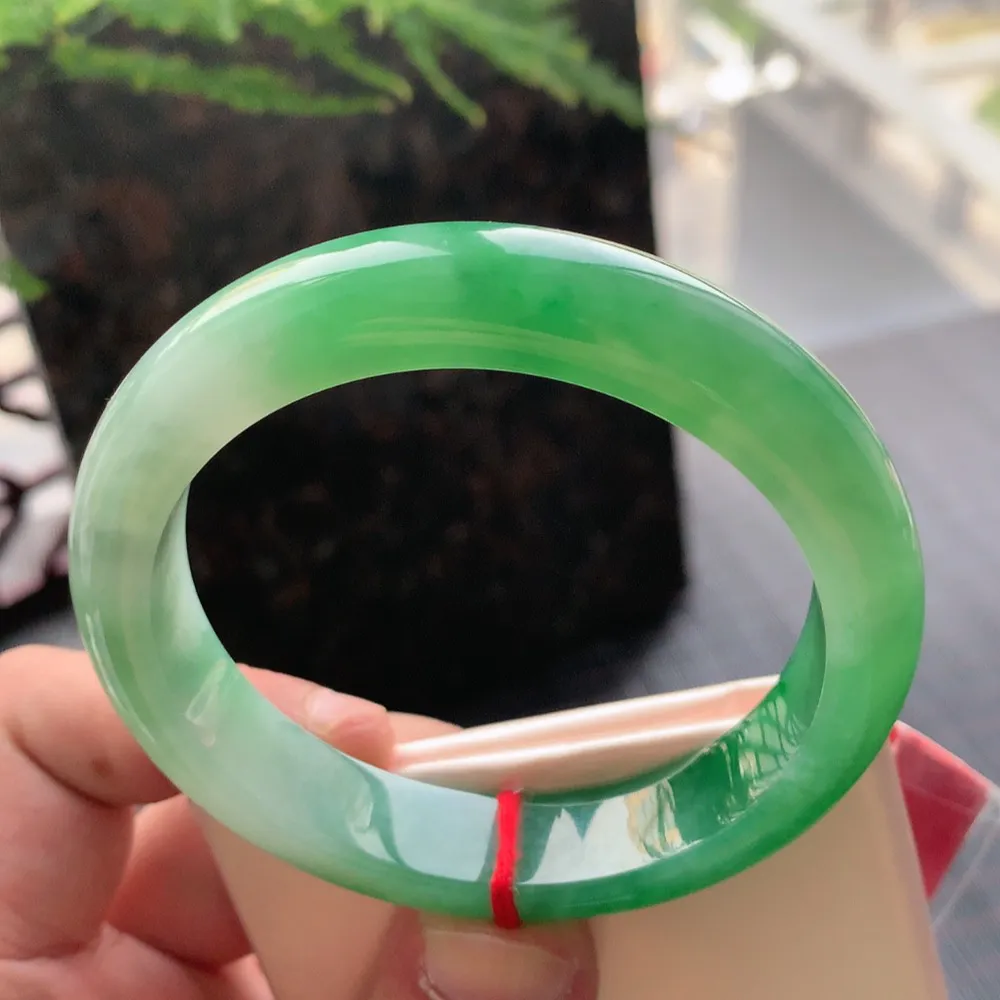 正圈一大节翠绿 无瑕 尺寸:57.6/12.2/8.6 色好