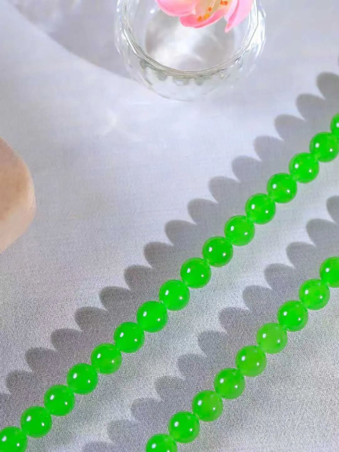 【链.108】

货头精选  和田玉碧玉圆珠108挂链 玉质温润细腻 油性十足 佩戴舒适。珠珠落玉盘，间关莺语花底滑，一生美好时光，无论身在何处，都有它相伴相守。事事顺遂，幸福美满，吉祥如意。重83克 尺寸取一7.8mm FDA-781172093