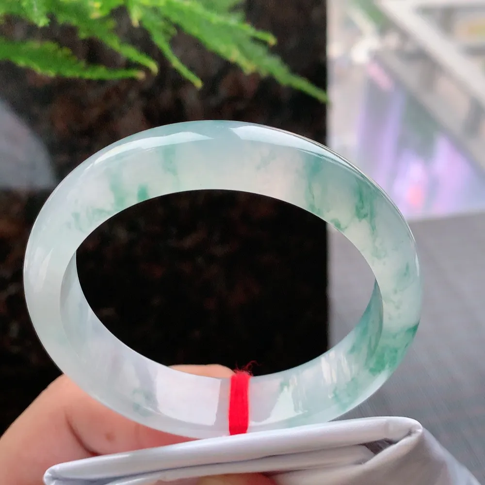 正圈冰玻飘花 无瑕 尺寸:56.6/14.2/8.1 花美 种水好