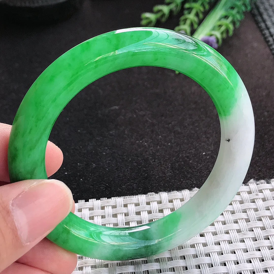 天然A货翡翠54.5/10.2/10.3老坑精美冰润飘绿辣阳绿圆条手镯玉手镯