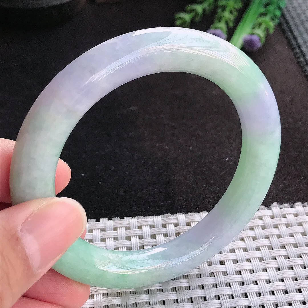 天然A货翡翠56/10.7/10.9老坑精美温润春带彩圆条手镯玉手镯