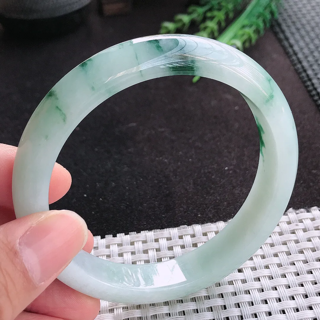 天然A货翡翠63/13.1/8.5老坑精美冰润飘花手镯大圈口宽边玉手镯