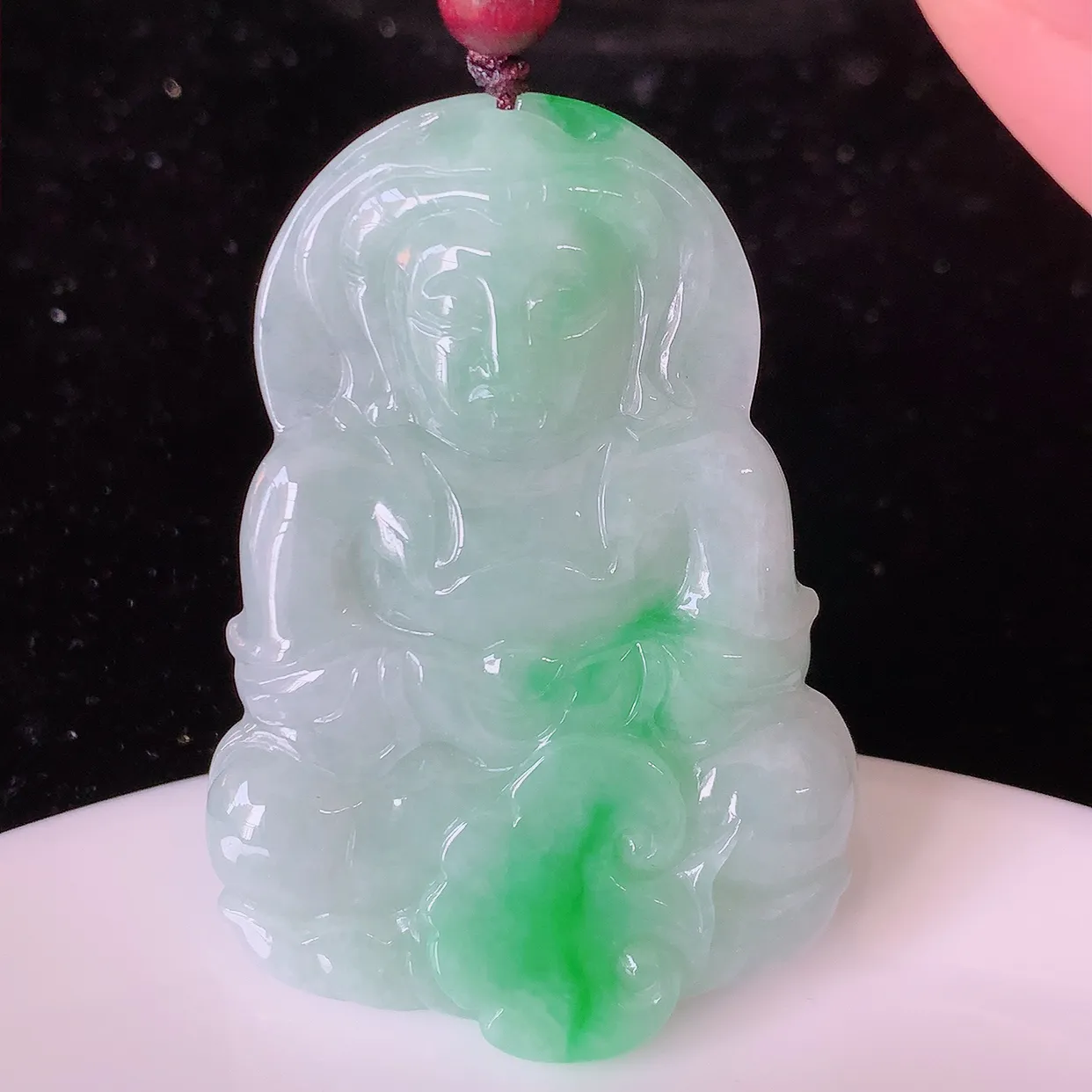 自然光实拍，冰润飘绿翡翠观音菩萨吊坠，赐福观音，玉润通透，慈祥端庄！#46.27