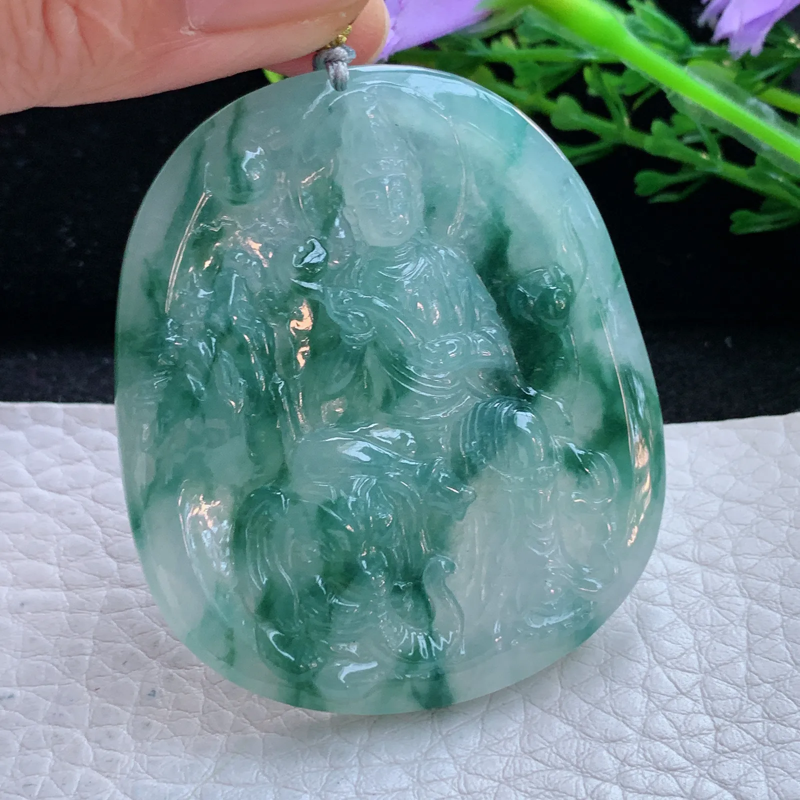 rp自然光53*45.3*5.8缅甸翡翠精雕冰飘花普贤观音菩萨玉吊坠 玉挂件